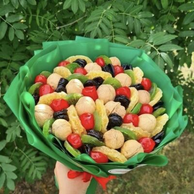 Сухофруктовый букет с орешками № 442