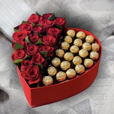 Женский бокс сердце с розами и Ferrero № 180