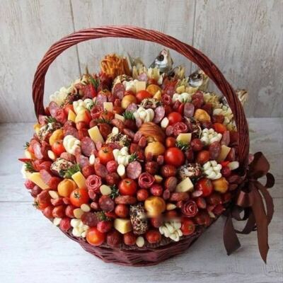 Большая корзина с закусками № 40