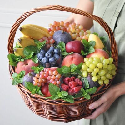 Фруктовая корзина с ягодами и фруктами № 541